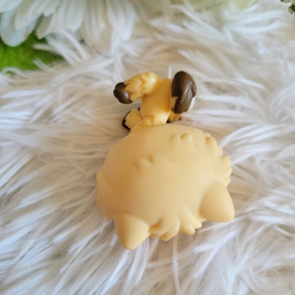 Littlest Pet Shop LPS #662 Chow Chow Dog Blonde Cream Blue Eyes Pink Flower - Picture 6 of 10